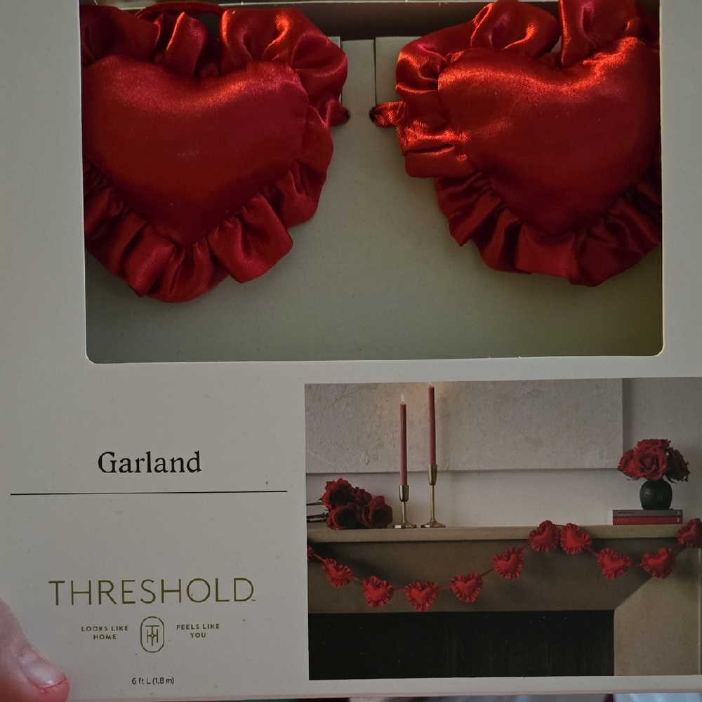 Threshold Scarlet Heart Garland